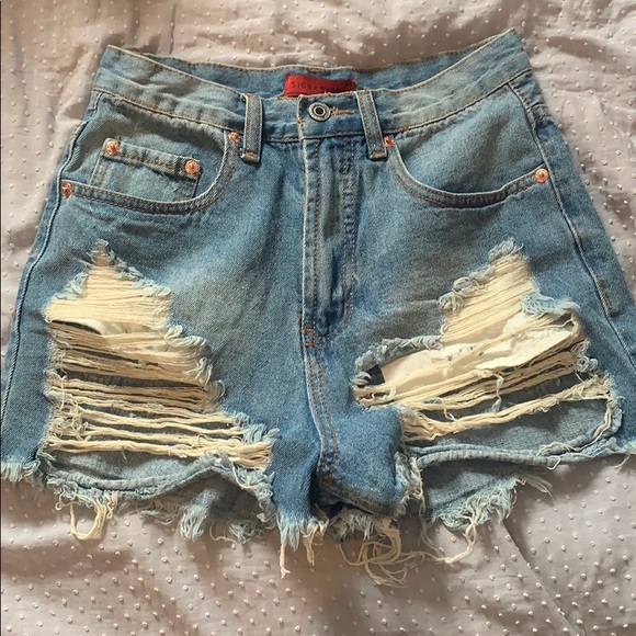 High waisted denim shorts never worn - Picture 1 of 2